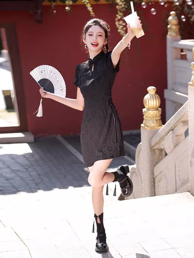 Black cheongsam. Short sleeve cheongsam. Black skirt.