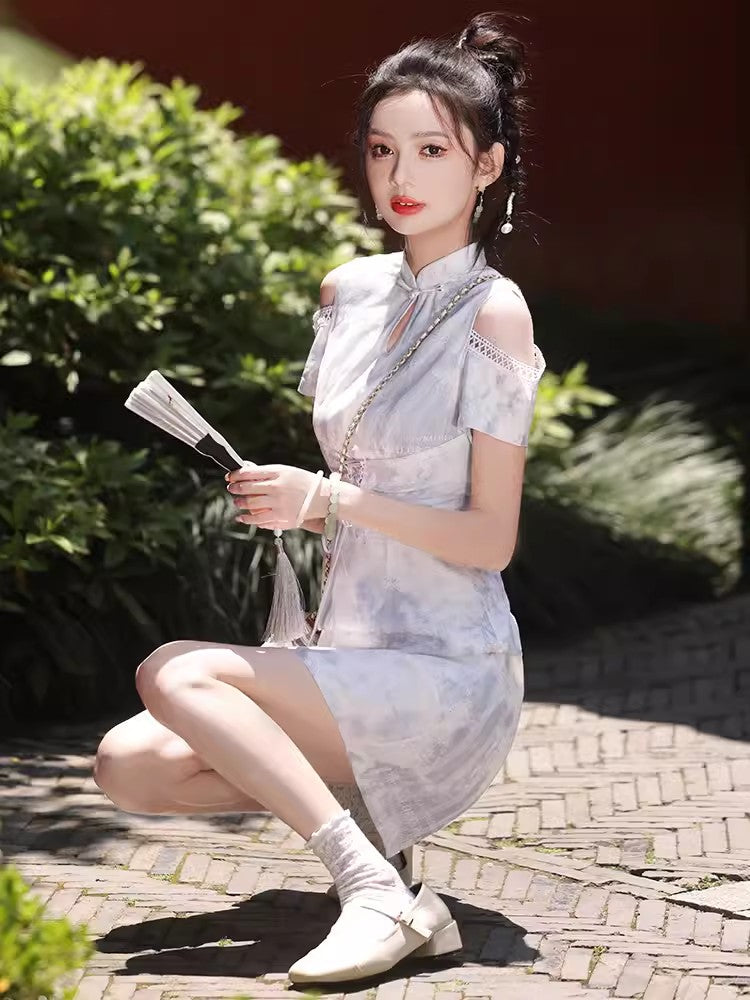 Off-the-shoulder cheongsam. Short sleeve cheongsam. Short skirt.