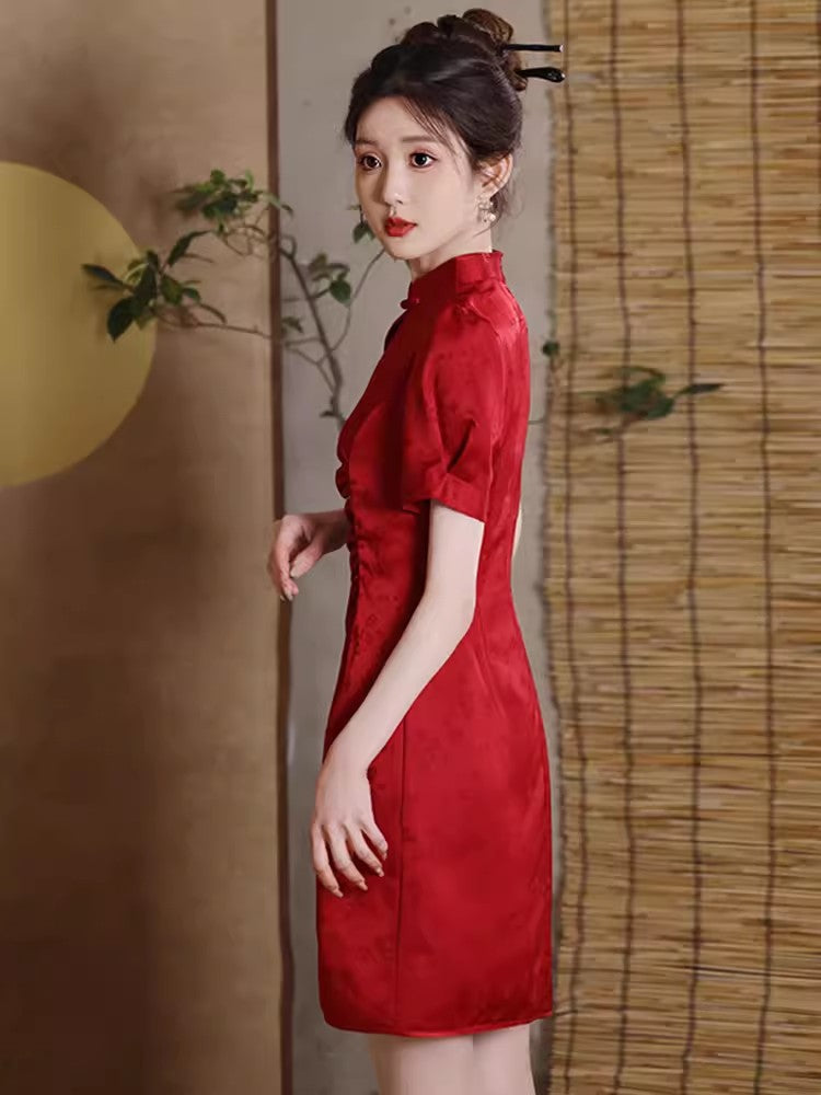 Red cheongsam. Short sleeve cheongsam. Chinese style red skirt. for you.