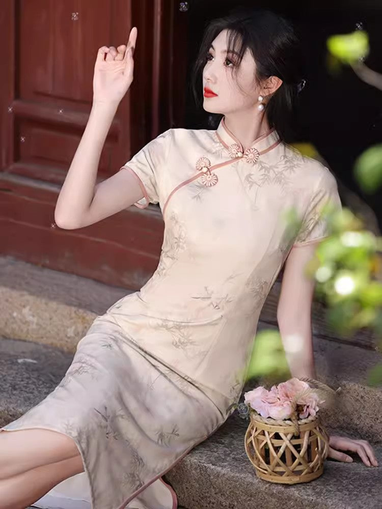 Light pink cheongsam. Short sleeve cheongsam. for you.