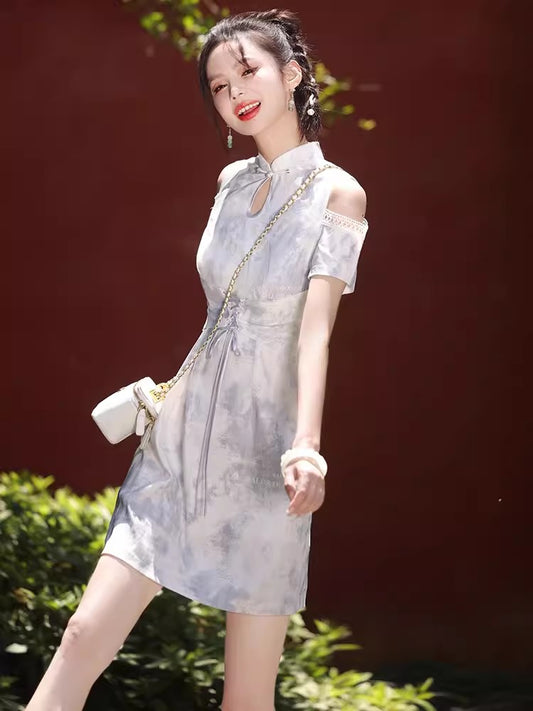 Off-the-shoulder cheongsam. Short sleeve cheongsam. Short skirt.