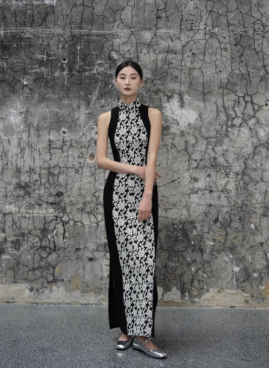 Elegant black floral cheongsam. Sleeveless dress. Customized cheongsam Qipao.