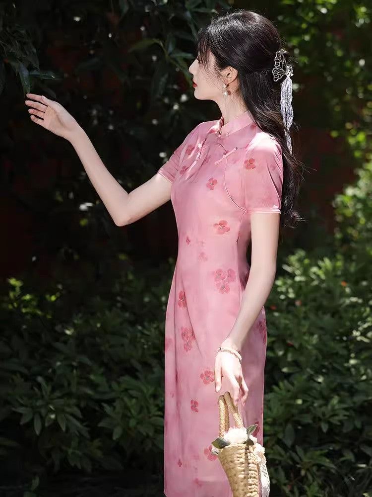 Pink short-sleeved cheongsam. for you.