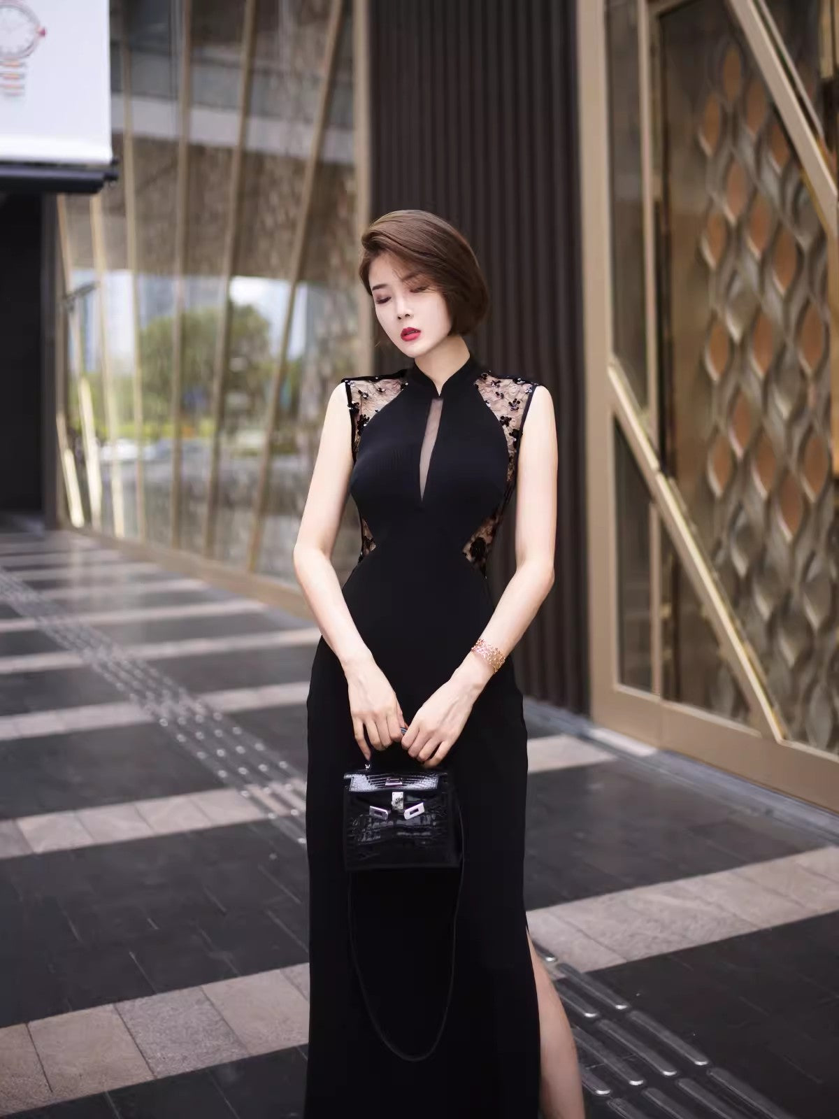 Black cheongsam dress. Lace dress. Sleeveless evening gown.