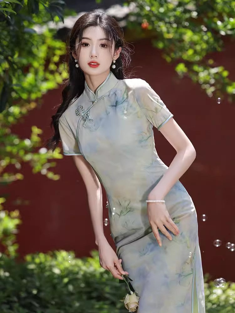 Green cheongsam. Short sleeve cheongsam. Chinese Qipao.for you.