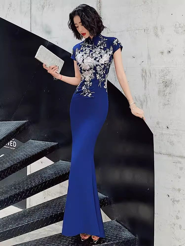 Blue embroidered cheongsam. Elegant ball gown.