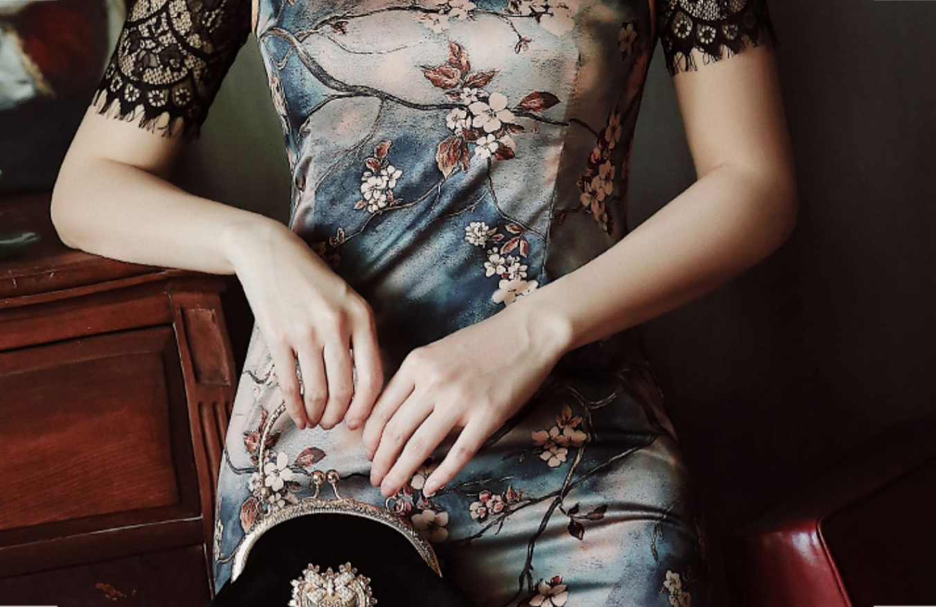 Sexy cheongsam dress with lace sleeves. Fully lined. custom dress