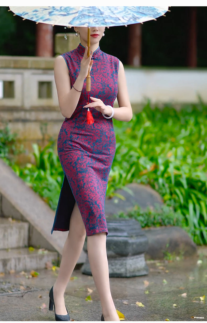 Traditional Chinese cheongsam dress with shawl. Purple velvet Qipao evening gown.